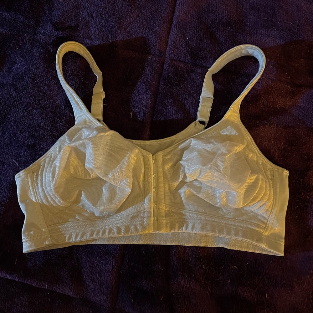 Elegant white Women's Bra